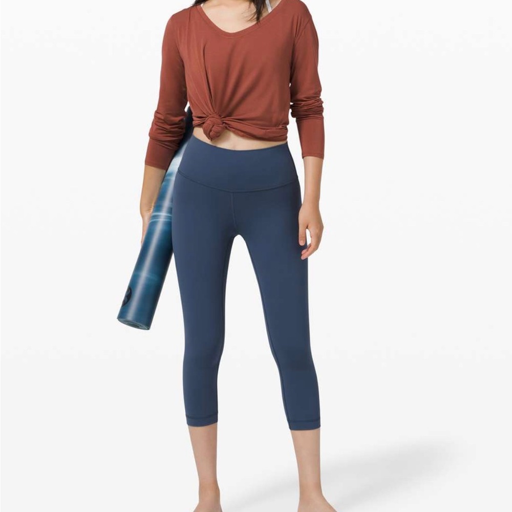 Lululemon Wonder Under Crop (High-Rise) 21” Deep Luxe Leggings Size 6 Navy Blue